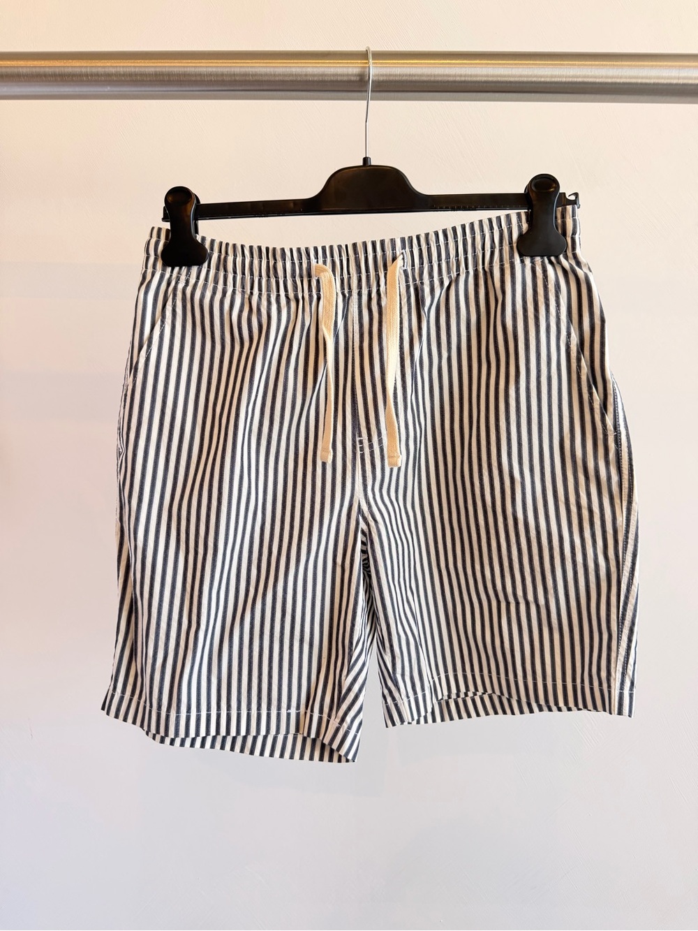 Todd Snyder Striped Drawstring Navy And White Shorts Size M